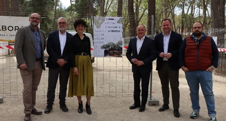 El alcalde de Albacete visita las obras de construcción del nuevo refrescante del parque Abelardo Sánchez