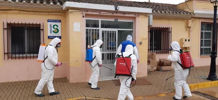 GEACAM desinfecta el edificio de Albacete en el que hay un brote de coronavirus
