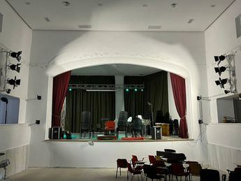 Elche de la Sierra ya dispone de un teatro modernizado con nueva iluminación y sonido