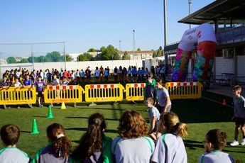 Una divertida mañana para escolares de La Roda jugando al Datchball