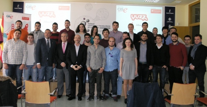 Veinte jóvenes albaceteños participan en el programa Yuzz Jóvenes con Ideas 2015 para iniciar sus proyectos tecnológicos