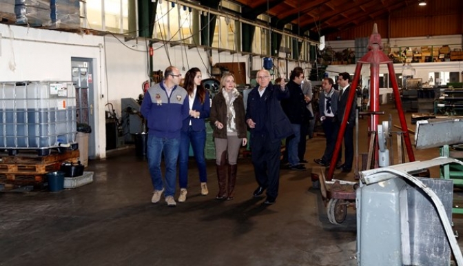 Visita de la consejera de Economía a los talleres de decoletaje ‘La Precisión’ de Tarazona de la Mancha