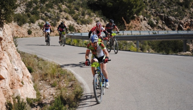 Beatriz Hernández y Antonio Peinado mandan en el Circuito BTT tras la carrera de Liétor