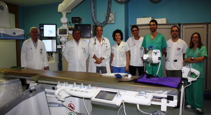 Médicos del hospital de Albacete practican con dos pacientes una nueva técnica para el tratamiento del ictus