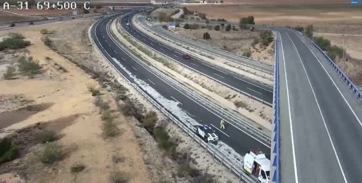 Abierta al tráfico la A-31, en Albacete, que tuvo que ser cortada tras incendiarse la cabina de un camión