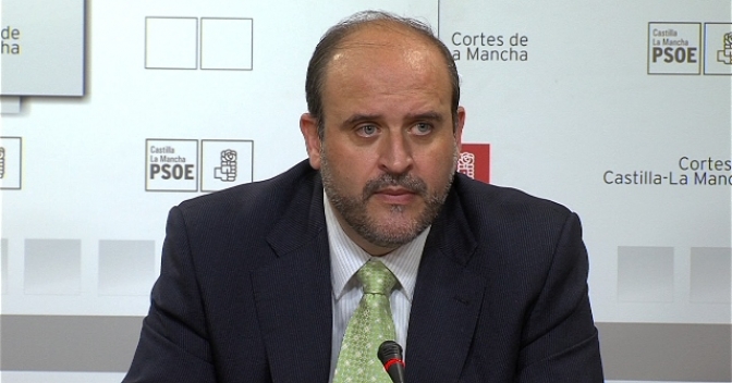 El PSOE plantea fusionar 12 direcciones generales de la Junta dentro de sus 198 enmiendas a los presupuestos de 2015