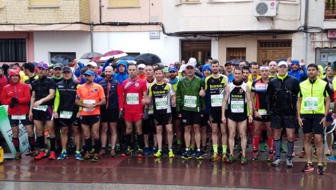 La lluvia acompañó las carreras de atletismo y trail de Valdeganga