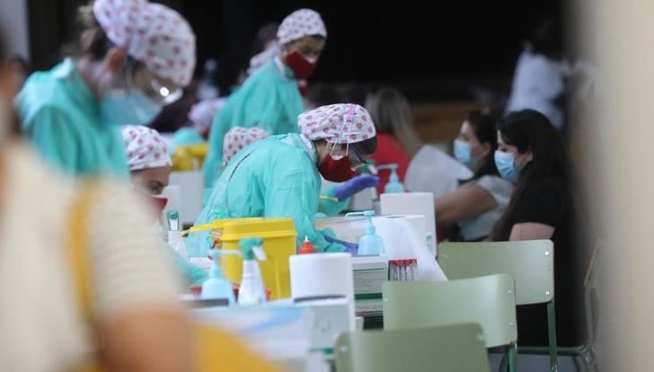 Castilla-La Mancha sumó 850 nuevos casos de coronavirus y 53 fallecidos durante el fin de semana