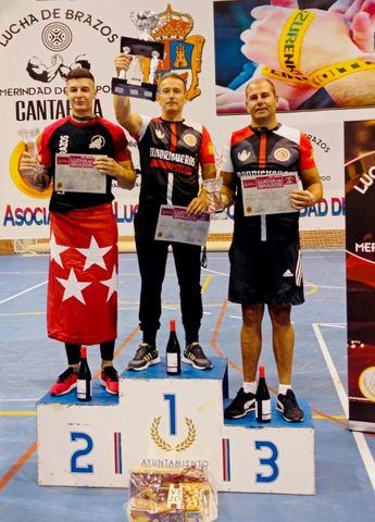 El albaceteño Lorenzo Villar se corona como el mejor atleta de España en lucha brazos al proclamarse “Campeón de Campeones”
