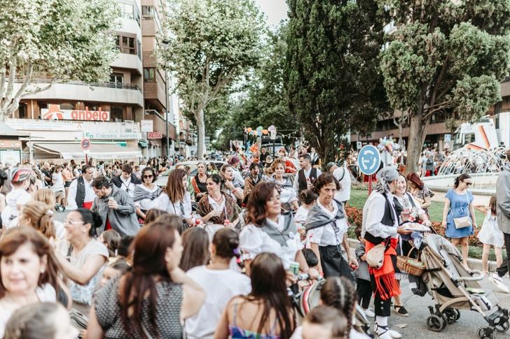 Miles y miles de personas participan en la Cabalgata de la Feria de Albacete 2022