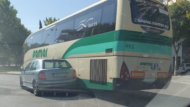 Nuevo accidente en una rotonda de Albacete, esta vez en el Paseo de la Cuba