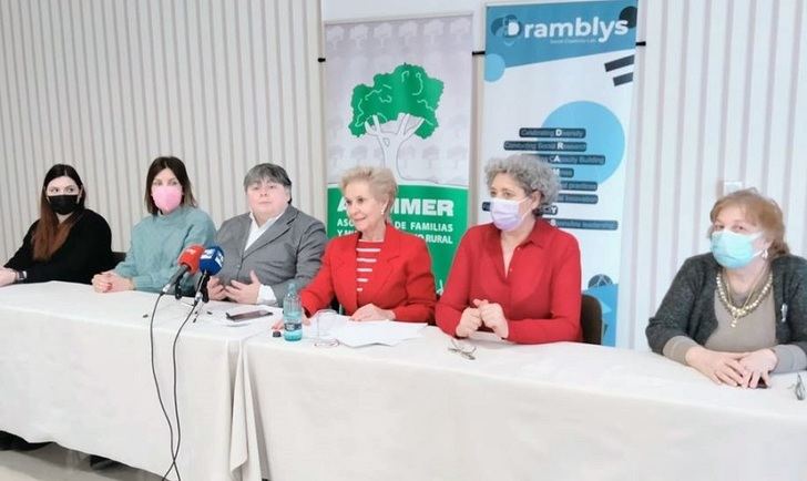 Afammer busca romper la brecha digital de género a través del proyecto 'Bridging the Gap', presentado en Albacete