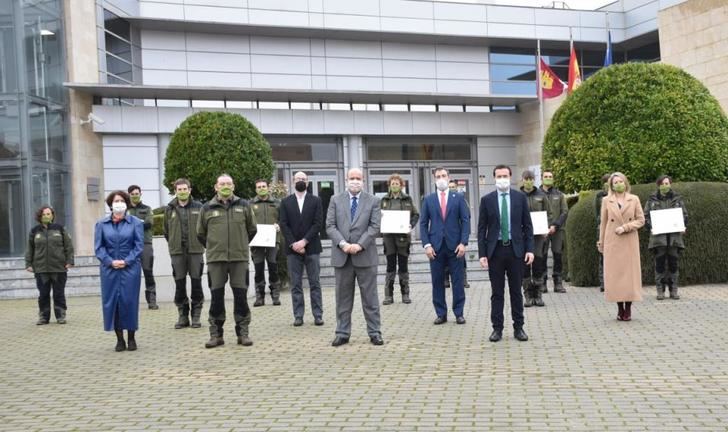 C-LM reconoce la vocación de servicio de agentes medioambientales en el XX aniversario de la creación del cuerpo