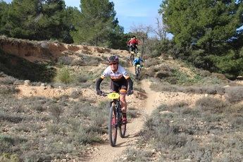 Caudete, con gran tradición ciclista, recibe la segunda carrera del Circuito de BTT de la Diputación