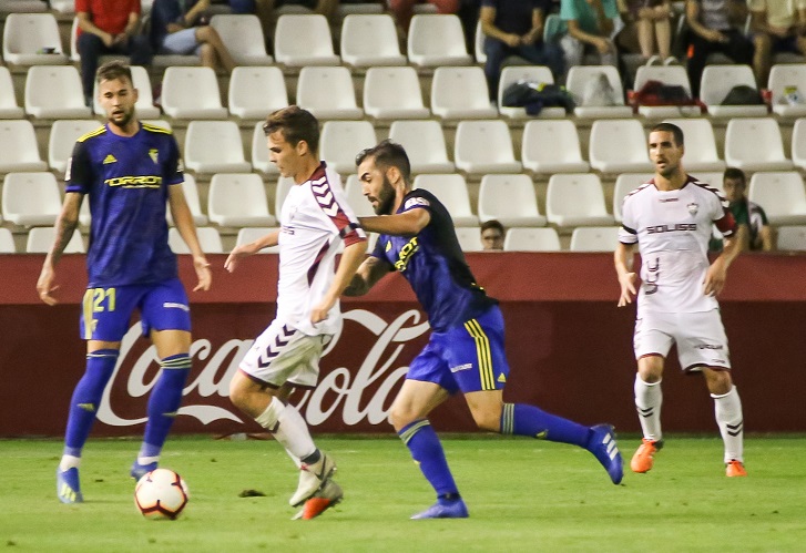 El Albacete quiere seguir su racha y el Osasuna acabar con la condición de invicto de los manchegos