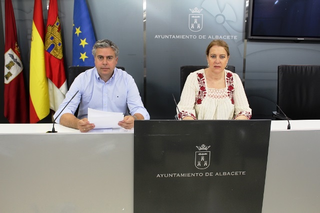 10 agentes de la Policía Local de Albacete condecorados por méritos policiales y profesionales