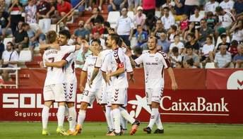 El Albacete logra ante el Córdoba su primera victoria de la temporada (3-0)