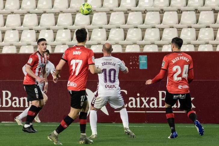El Albacete Balompié salvó un punto ante el Logroñés (1-1) con un gol de Ortuño en el descuento