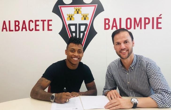 El Albacete Balompié confirma fichaje del brasileño Paulo Vitor y que Barri 'se queda'