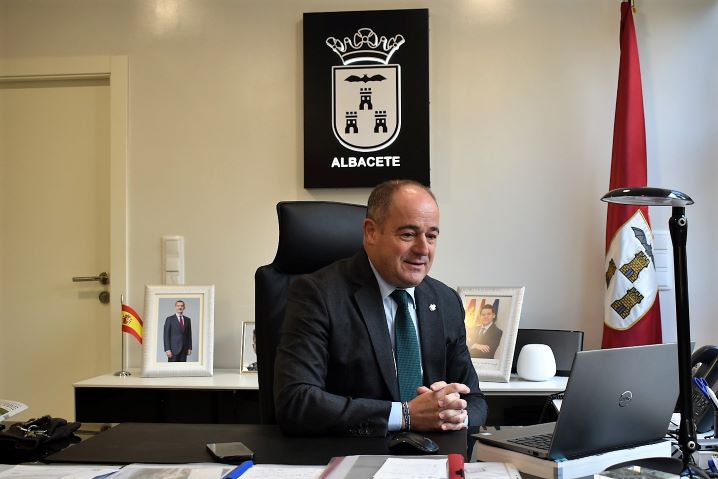 El alcalde de Albacete participa en la jornada 'Oportunidades de empleo para personas con discapacidad'