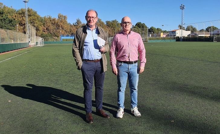 Almansa renovará el césped del campo de fútbol 11 del complejo polideportivo municipal