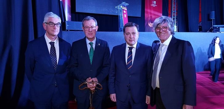 El alcalde de Albacete estuvo con Asprona en la recogida del premio “Tauromaquia y solidaridad”, en el marco de la Gala San Isidro 2019