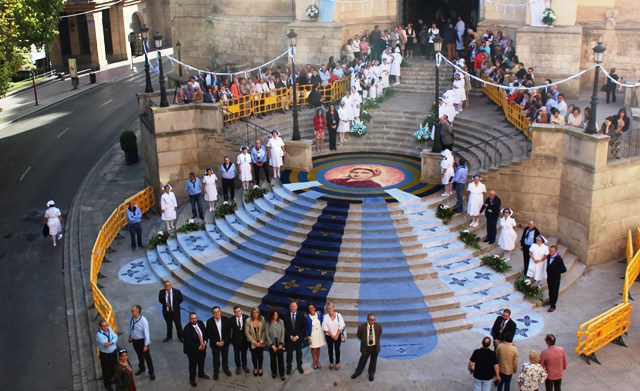 Las alfombras de serrín de Elche de la Sierra y su arte efímero, de nuevo en Albacete