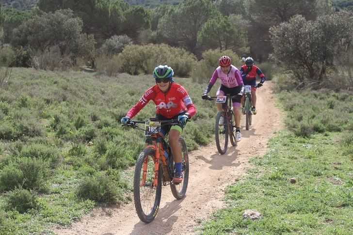 Javier Jiménez y Alfonsi Villar ganan la Carrera de BTT de La Roda, del Circuito de la Diputación de Albacete