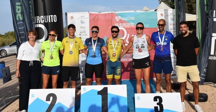 Óscar González y Ester Martínez, campeones del III Triatlón de Almansa