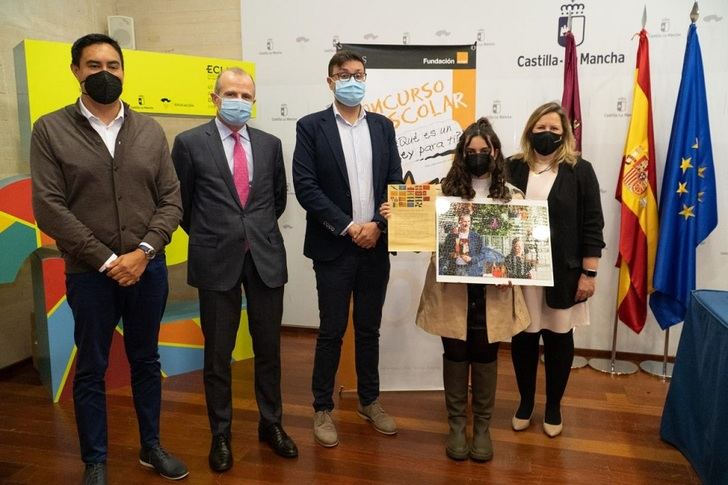 La alumna de Villarrubia de los Ojos, Nazaret Sánchez, ganadora en C-LM del concurso '¿Qué es un rey para ti?