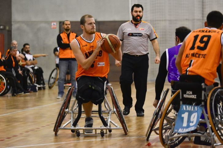 Cómoda victoria del BSR Amiab Albacete en la cancha del colista Vistazul (37-75)