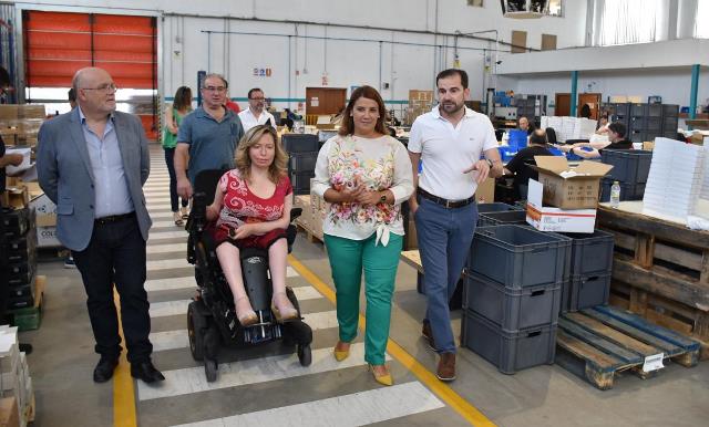 Amiab dará 'segunda vida útil' a 1.000 equipos informáticos que retira Junta