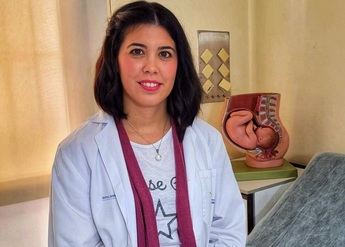 Ana Ballesta, matrona del Centro de Salud de San Clemente, doctora Cum Laude por un estudio sobre la lactancia materna