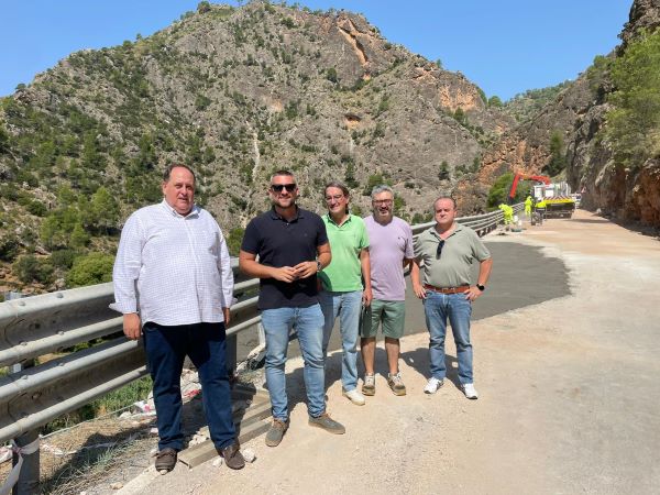 Derrumbe en Ayna: La CM-3203 reabre parcialmente mientras continúan las obras de reparación