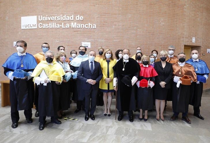 Garde agradece el compromiso de las instituciones en la apertura del curso académico 21-22 de la UCLM, en Albacete