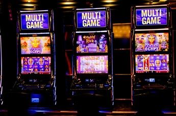 De los salones recreativos a las pantallas: la evolución de las slots