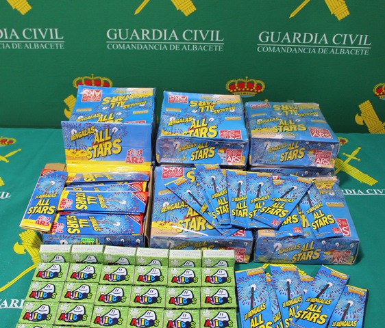 La Guardia Civil de Albacete interviene 11.070 artículos pirotécnicos, la mayoría caducados y descatalogados