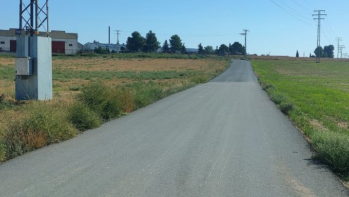 Completado el asfaltado del camino del Punto Limpio en La Roda