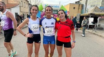 María José de Toro y José Antonio Hernández triunfan en la Carrera Popular de Villalgordo