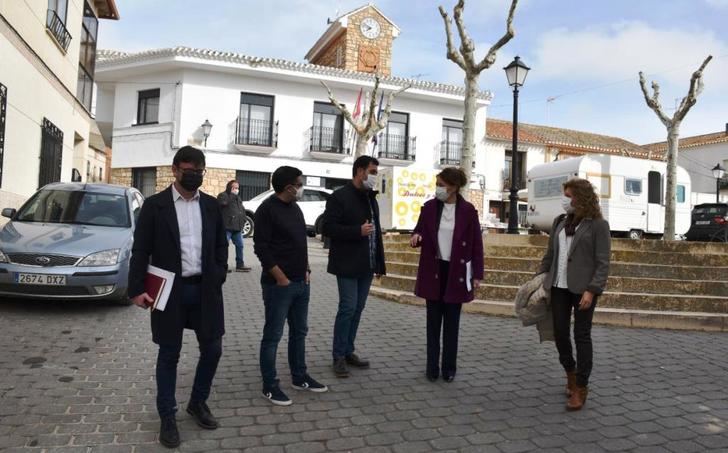 La Junta de Castilla-La Mancha facilitará la amplación de las residencias de mayores de Lezuza y El Ballestero