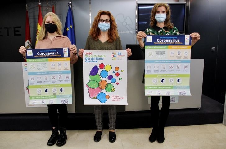 El Ayuntamiento de Albacete se tiñe hoy de azul para hacer visible la realidad del Daño Cerebral Sobrevenido