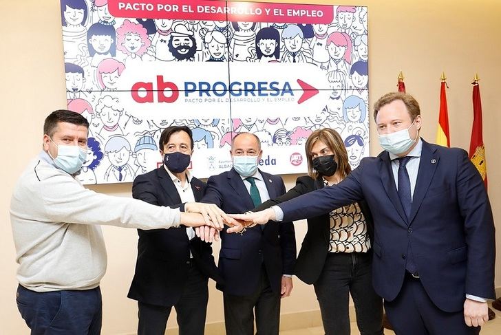 Ayuntamiento de Albacete, sindicatos y empresarios firman un nuevo pacto por el desarrollo y el empleo
