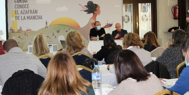 30 jóvenes de toda España se reúnen en Villarrobledo en el curso ‘Conoce el Azafrán de La Mancha’