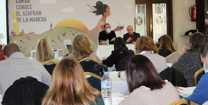 30 jóvenes de toda España se reúnen en Villarrobledo en el curso ‘Conoce el Azafrán de La Mancha’