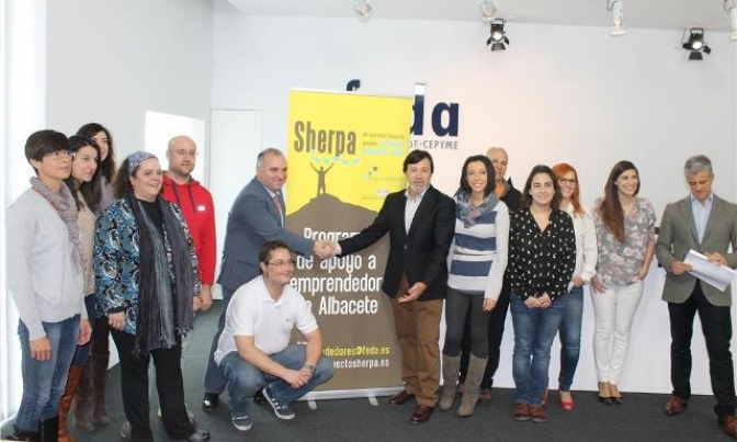 Los emprendedores del programa Sherpa 2014, de FEDA y Diputación, exponen sus proyectos durante el jueves