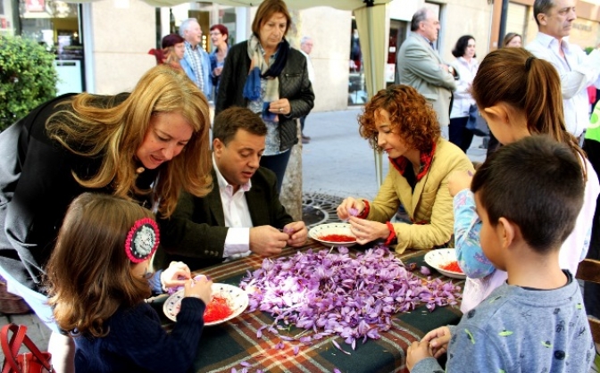 Santa Ana se prepara para su Festival de la Rosa del Azafrán y lo hace visible también en Albacete