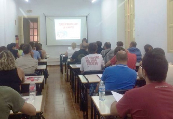 CCOO forma en Albacete a 50 alumnos en higiene y manipulación alimentaria para que puedan trabajar en la Feria de Albacete