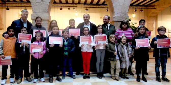 La Semana Santa de Villarrobledo en los ojos y los lápices de los escolares
