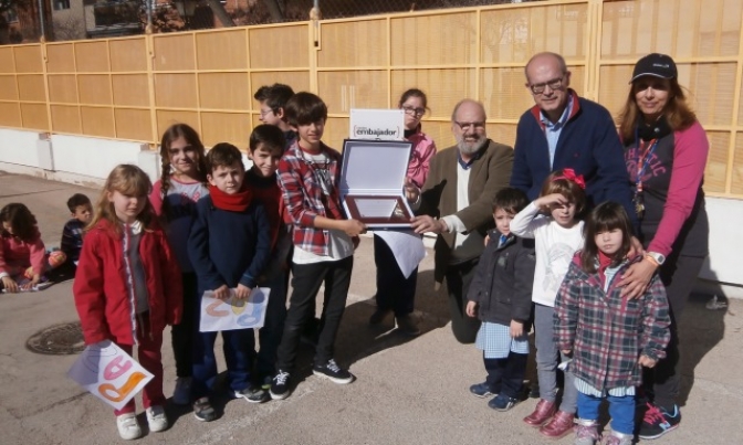 La ONG Save The Children distingue al CEIP Pedro Simón Abril de Albacete por su contribución solidaria