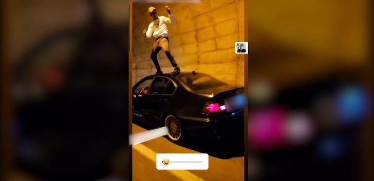 Investigado un conductor en Hellín (Albacete) por grabarse bailando en el techo de su coche en marcha